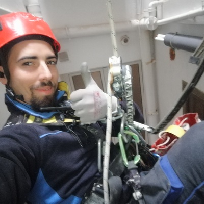 Instalación de chimeneas comunitarias y líneas frigoríficas