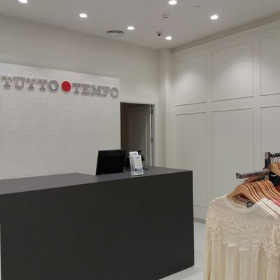 Mostrador y contratista de en azulejo