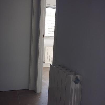 Mover una puerta y 2 radiadores