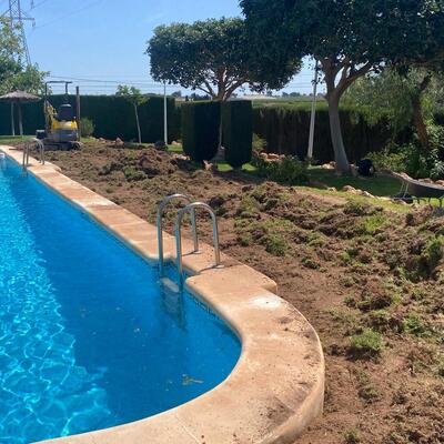 renovación de césped natural a césped artificial