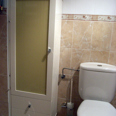 Mueble columna blanco