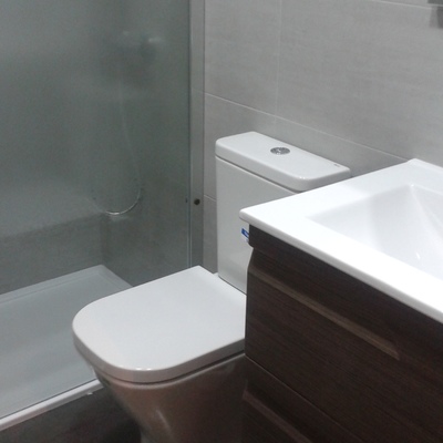 Baño completo con ducha