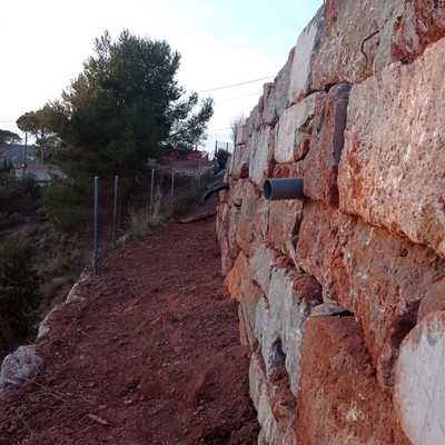 Construcción muro de escollera