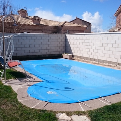 Muro bloque hormigon blanco