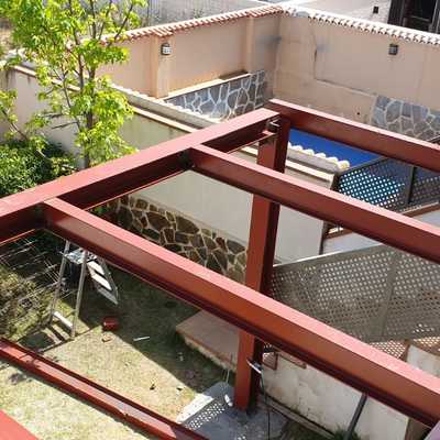 Ampliación de terraza en chalet en estructura metálica (work in progress..)