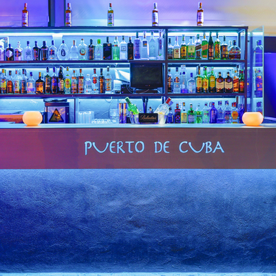 barra bar de noche