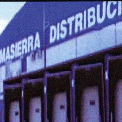 Nave logística y oficinas