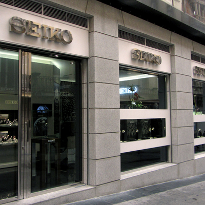 Decoracion En Pintura De Tienda Seiko En Calle Preciados Madrid