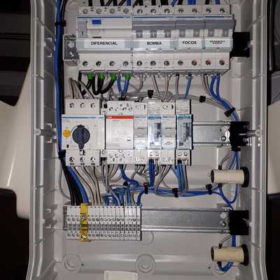 CREACION Y SUSTITUCION DE CUADRO ELECTRICO DE PISCINA COMUNITARIA