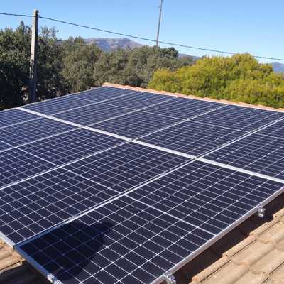 Instalación de suelo radiante Polytherm, Aerotermia Gree y Panales Solares Canadian + Huawei en casa rural de Colmenarejo