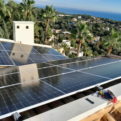 Potencia y Rendimiento sin Igual: Sistema SolarEdge y Almacenamiento BYD para tu Energía Sostenible