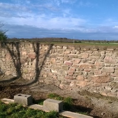 pared de piedra de alar