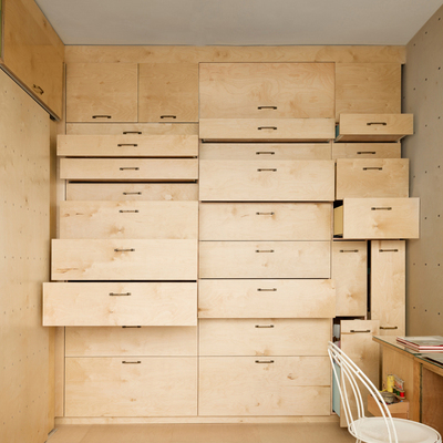 Pared panelada con cajones