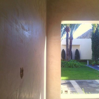 Decoración en escayola y embutidos de perlita