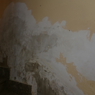 PROBLEMAS DE CAPILARIDAD SOLUCIONADO CON CORCHO PROYECTADO