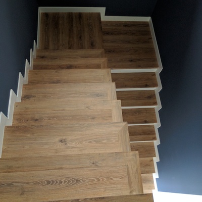 PARQUECITE - TARIMA LAMINADA - TARKETT - ESCALERAS