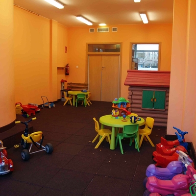 Patio interior y privado del inmueble semicubierto de local en Utebo (Zaragoza)