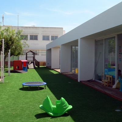 Patio juegos escoleta