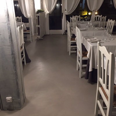 Pavimento continuo Salon Restaurante