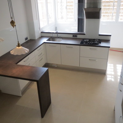 Peninsula alta para el desayuno