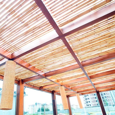 Pérgola exterior restaurante