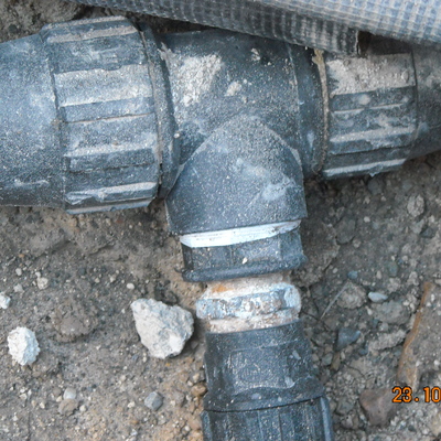 Localizar una averia , reparar ,tapar y dejarlo como antes de la reparacion.