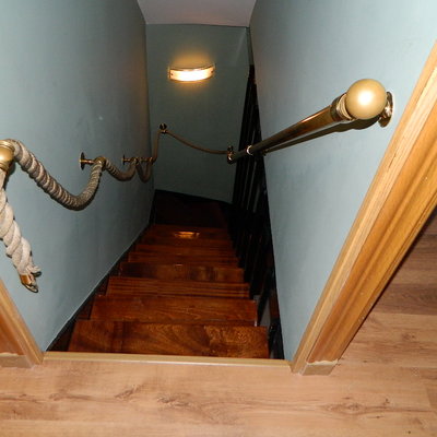 pintado tiro escalera ,barnizado de escalera,tarima flotante