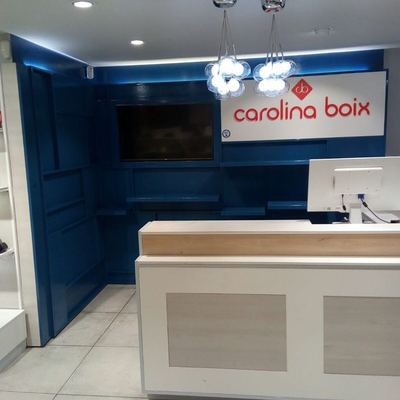 Pintura interior fondo mostrador local comercial