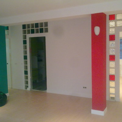 Trabajos de pintura, armarios empotrados y colocacion de tarima flotante en una vivienda (remates finales)