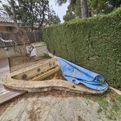 Reparación de fuga en piscina mediante lámina armada