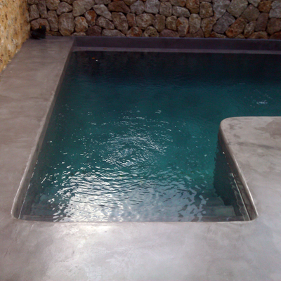 Piscina con microcemento gris acero (despues)