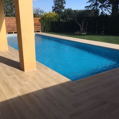 Piscina en ribarroja