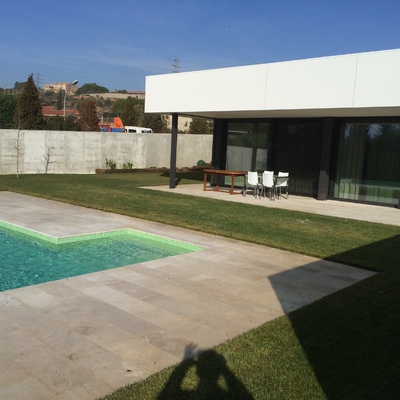 Piscina y vistas desde el comedor 