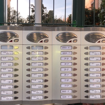 Portero exterior para 4 edificios