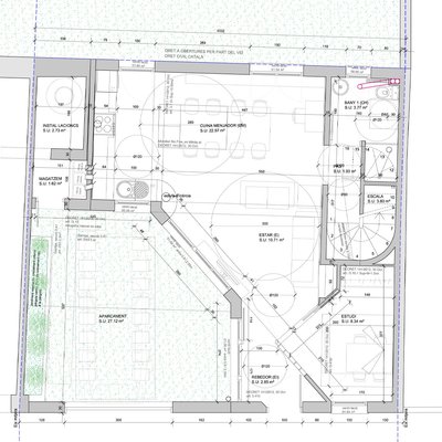 Vivienda unifamiliar de alta eficiencia energètica en casco antiguo