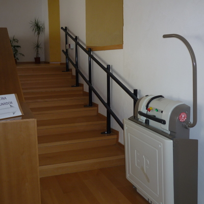 Plataforma salvaescaleras inclinado