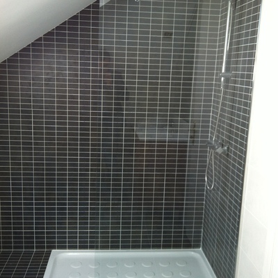 Plato de ducha loza, mamapra fija,  grifo termostatica  ducha 3 posiciones