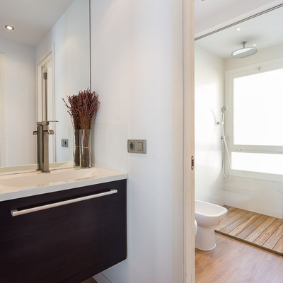 Platos de ducha desmontables de madera de Teka