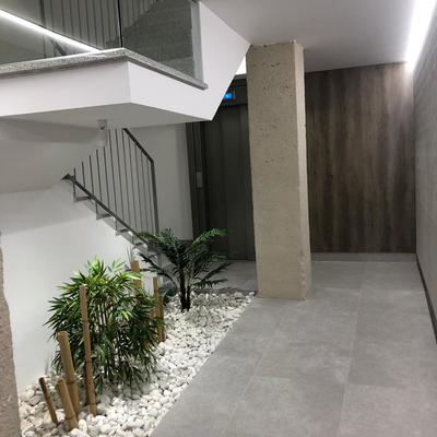 Rehabilitación de portal y escalera y ascensor en Monasterio de iratxe, 2 en Estella