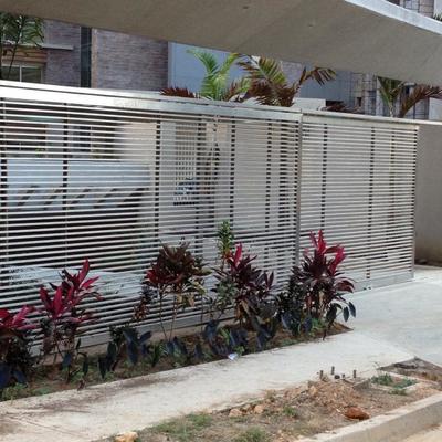 PORTON DE ACERO INOXIDABLE