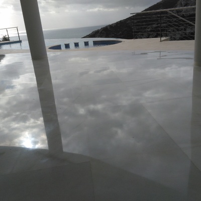 Brillos de suelos, Alicante