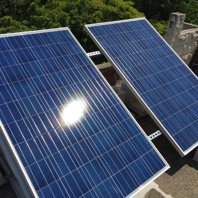 Instalación de Placas fotovoltaicas para autoconsumo en caseta de campo
