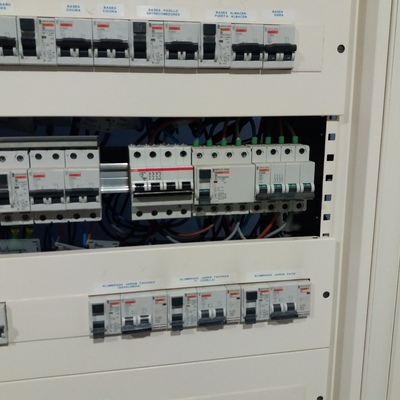 INSTALACIÓN ELÉCTRICA