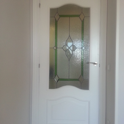 puerta cristalera con cristal decorativo