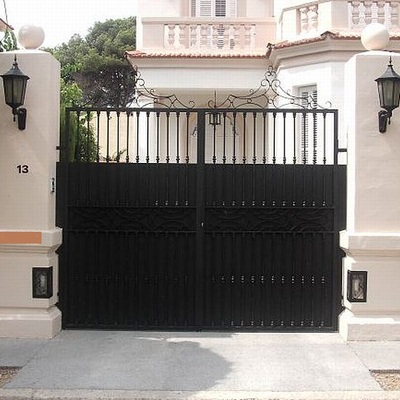 Puerta de 2 hojas batientes en Barcelona