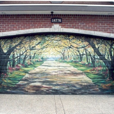 Puerta de garaje pintada