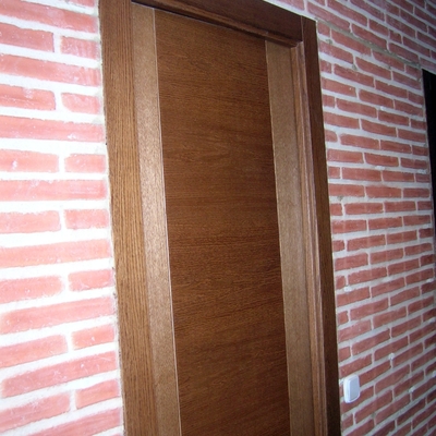 PUERTA ROBLE TEÑIDO MODELO CALA