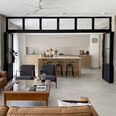 PUERTA SEPARACIÓN ABIERTA