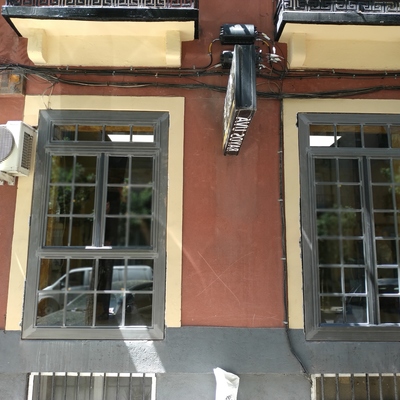 Escaparates minimalista moderno lacado hierro transparente