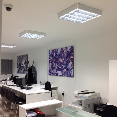 Puestos operativos y parte de la recepción